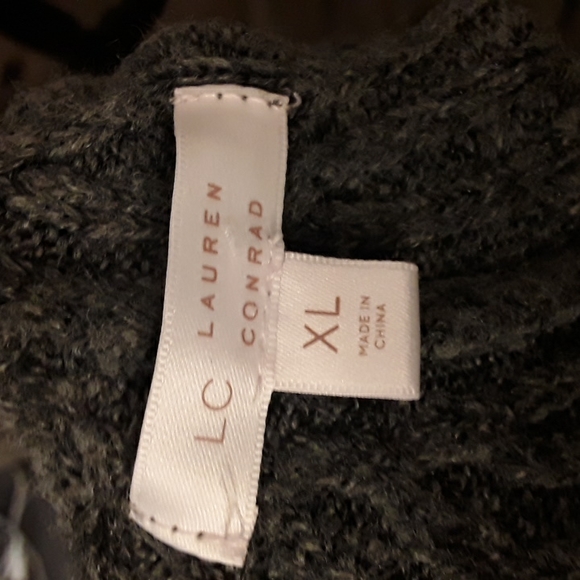 LC Lauren Conrad gray open back sweater XL - Picture 7 of 7